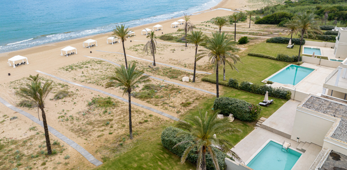 02-presidential-beach-residence-mandola-rosa-luxury-resort-grecotel
